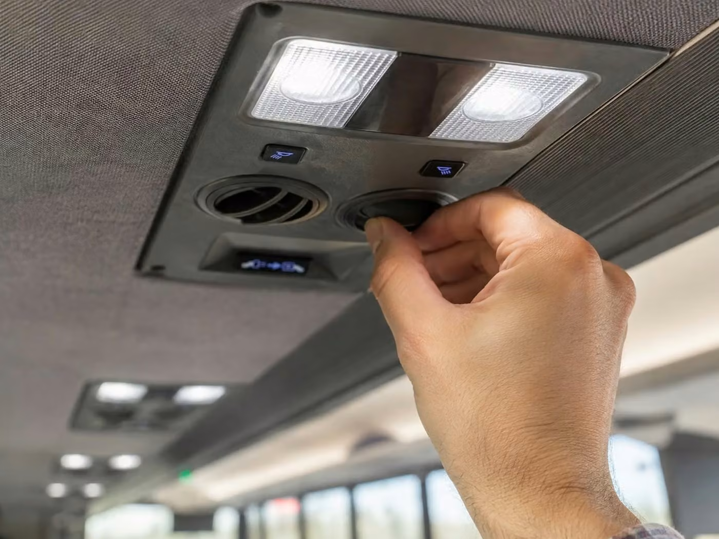 lawndale 15 passenger minibus air conditioning