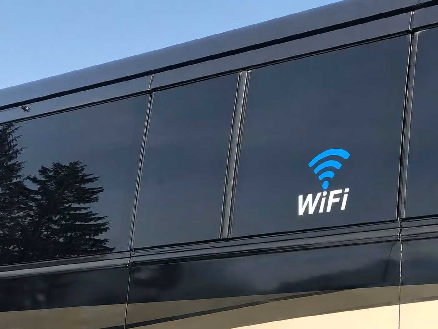 lawndale 15 passenger minibus wifi