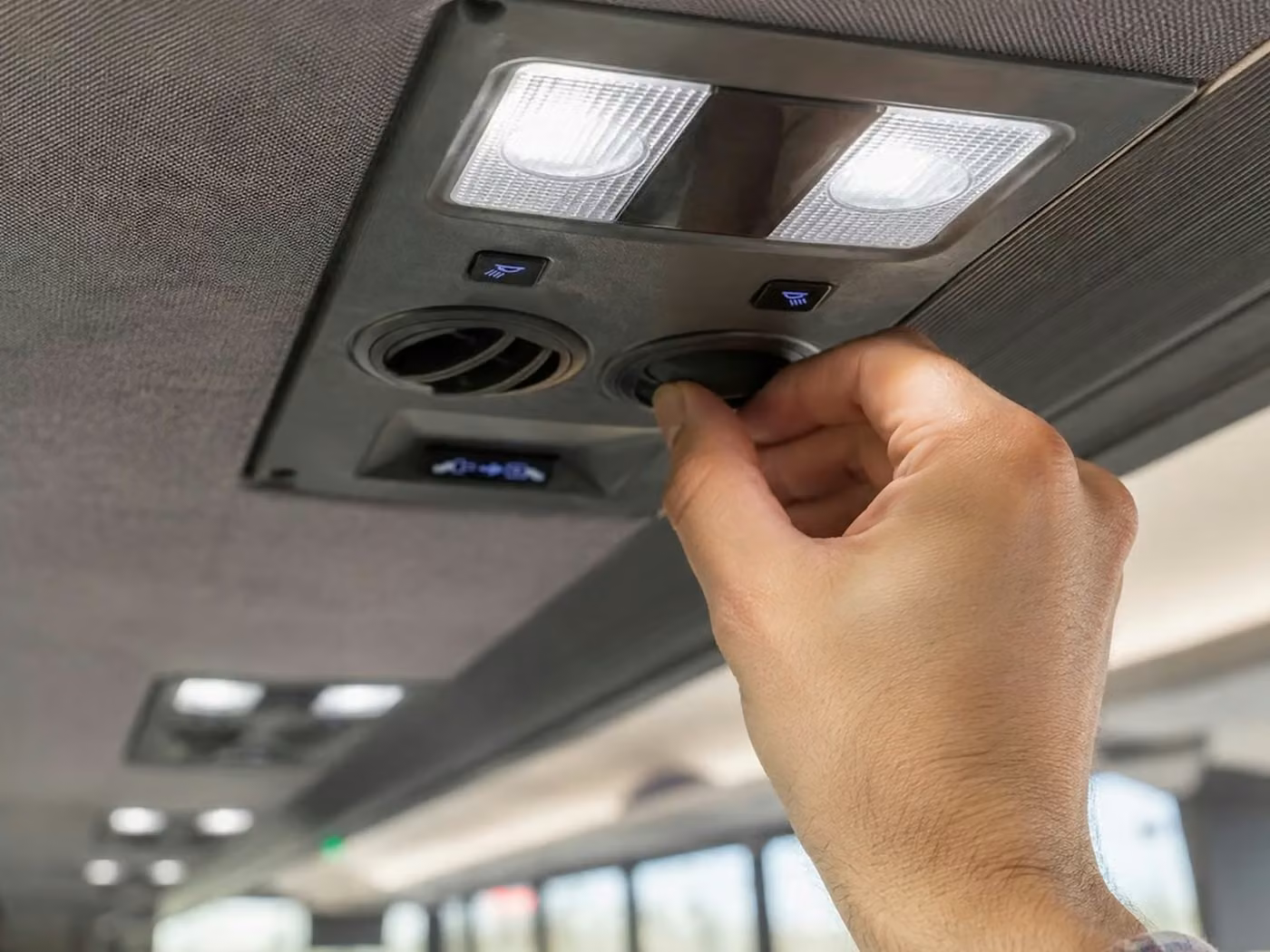 lawndale 18 passenger minibus climate control