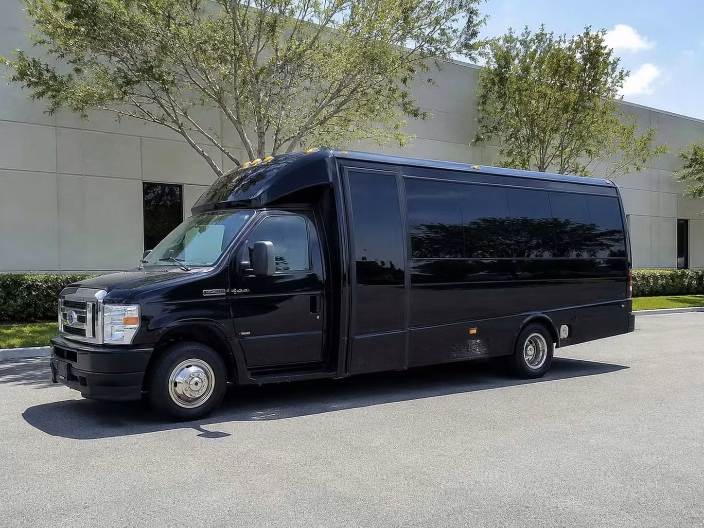 lawndale 18 passenger minibus rental