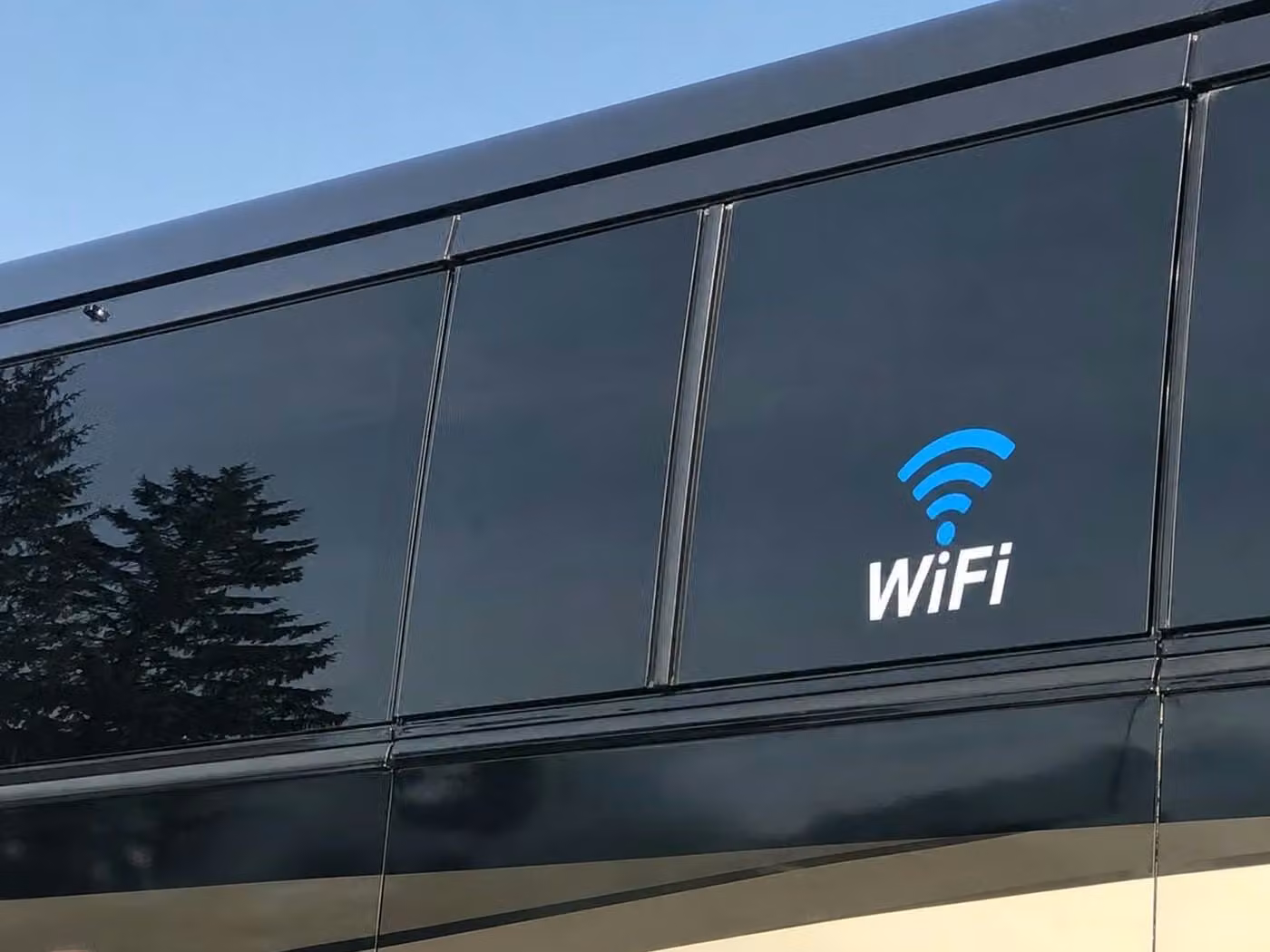 lawndale 18 passenger minibus wifi