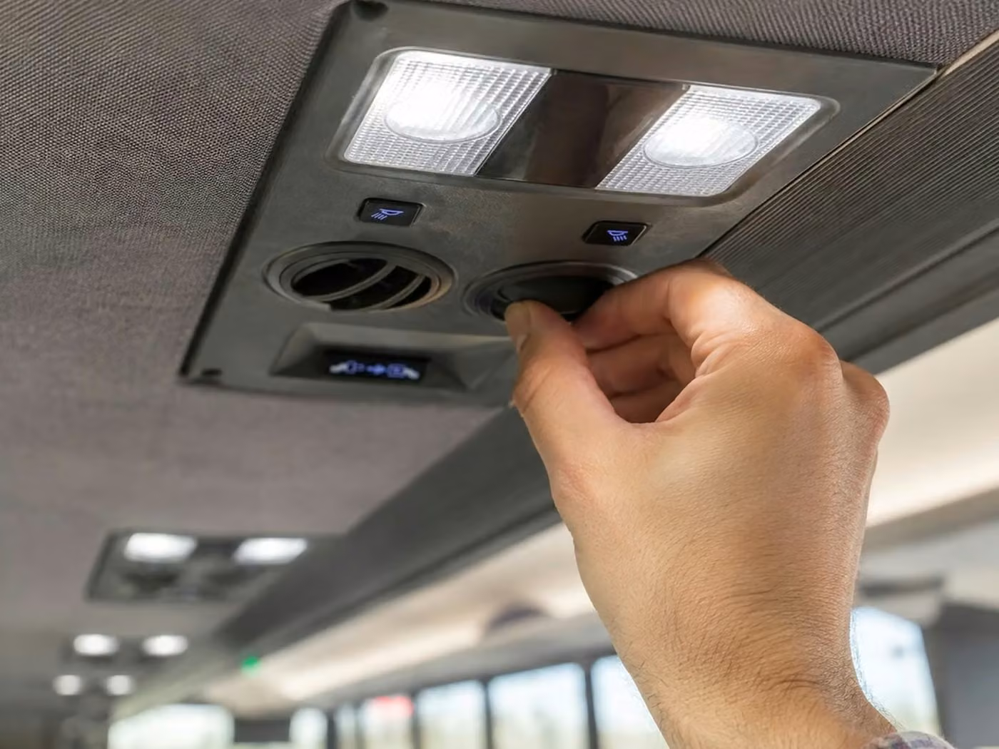 lawndale 20 passenger minibus air conditioning