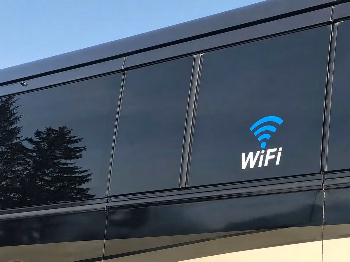lawndale 25 passenger minibus wifi