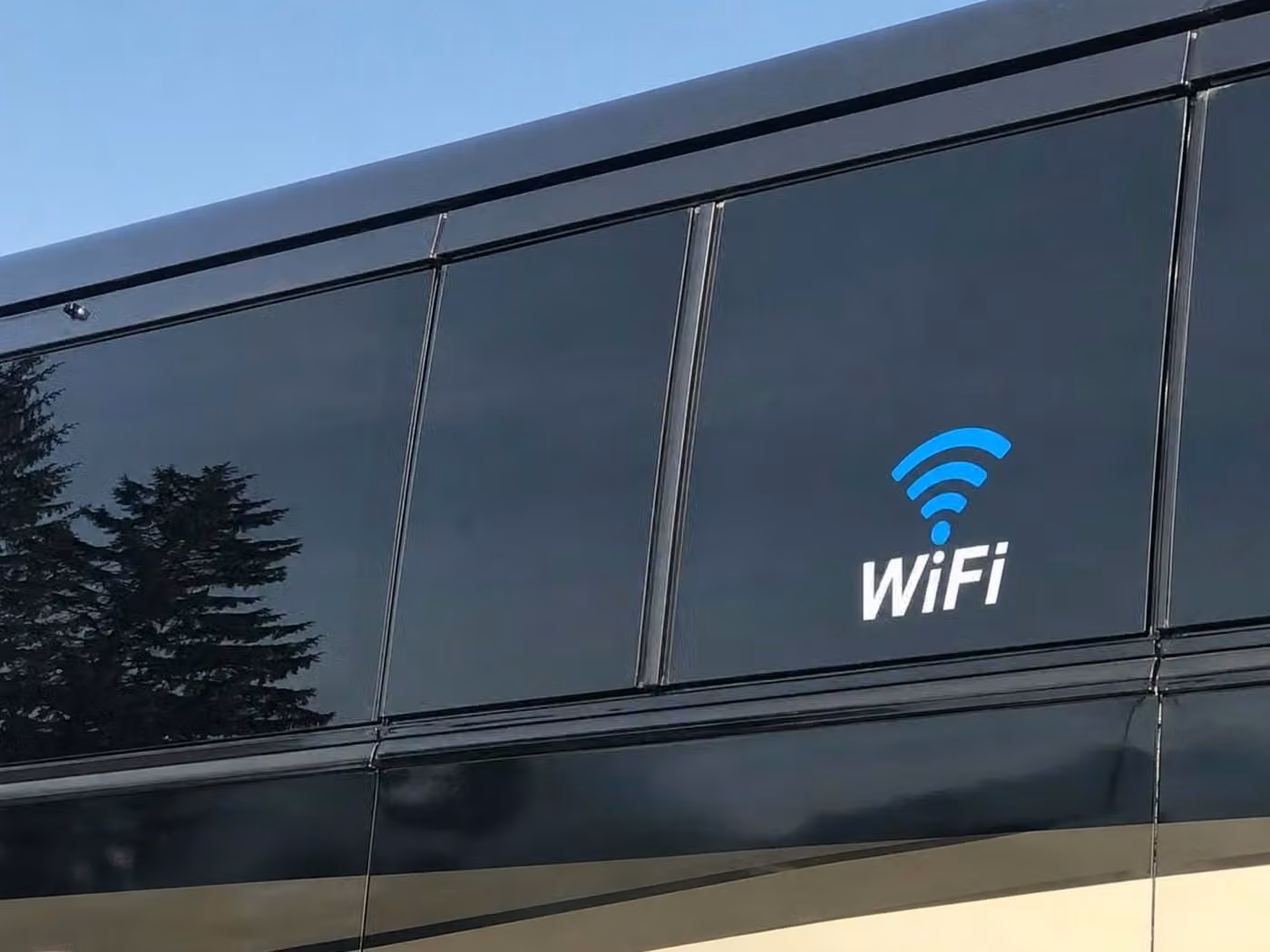lawndale 30 passenger minibus wifi