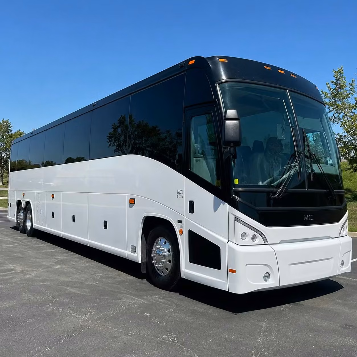 lawndale employee charter buses with wifi power outlets and reclining seats