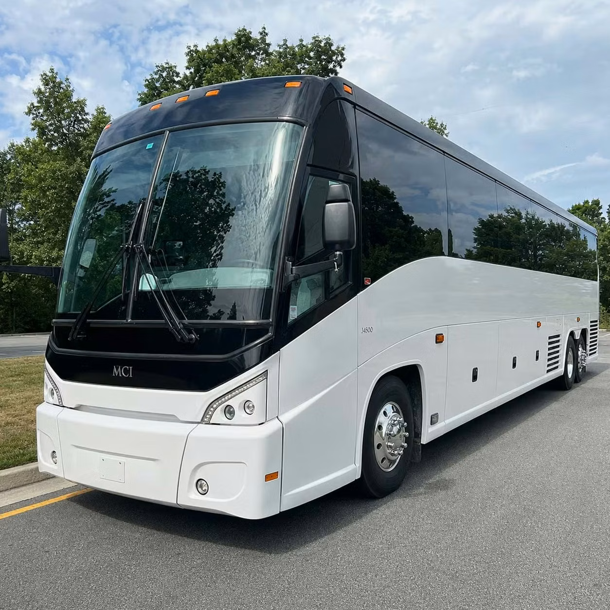 lawndale party buses minibuses and charter buses for lawndale concerts